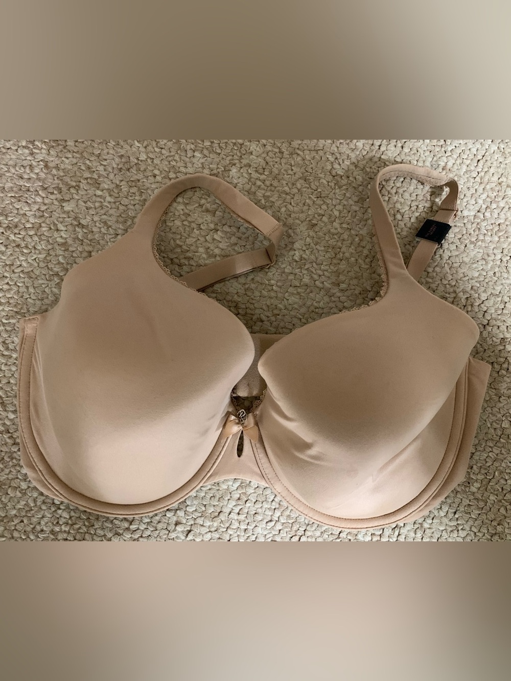 New Victoria Secrets Lined Perfect Coverage Nude Smooth Bra 34DDD - Women